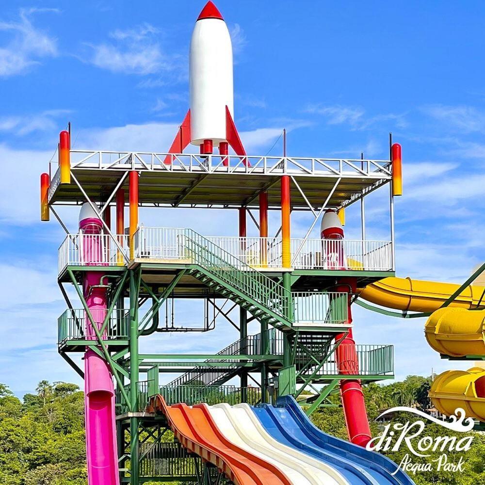 Piazza Diroma Acesso Diroma Acqua Park Gratuito Star Temporada Aparthotel Caldas Novas Exterior foto